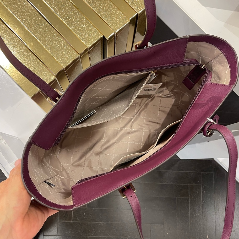 Michael Kors Gilly Large Drawstring Travel Leather Top Zip Tote 
Oxblood Color - Picture 5 of 16